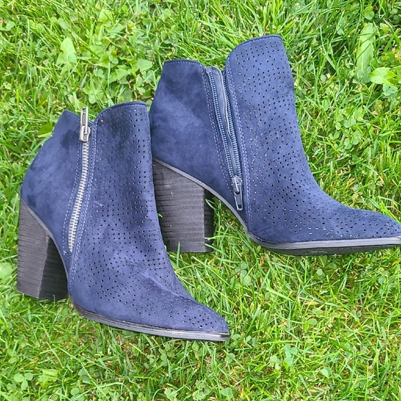 Carlos by Carlos Santana Perforated Navy Ankle Booties - Picture 3 of 10